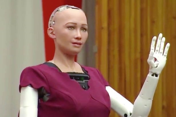 تصاویر | رونمایی از رباتی که قادر به تعامل با انسان‌هاست